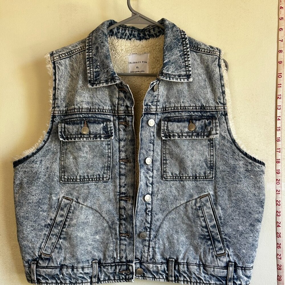 Denim crop Vest, light wash, Sherpa lined. NWOT